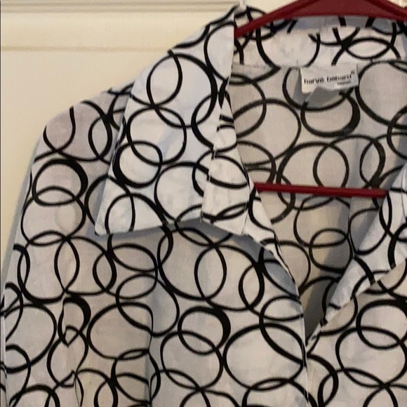 Nice Black and White Harve Benard Blouse - Picture 2 of 7